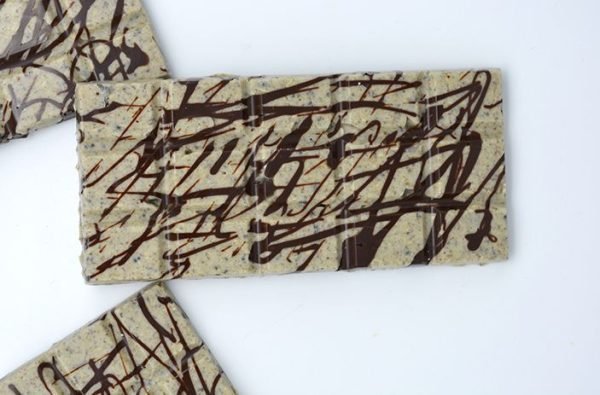 cookies-cream-dreams-bar-2-600x395-1.jpg COOKIES & CREAM DREAMS BAR